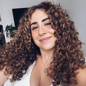 Meet your Posher, Iolanda